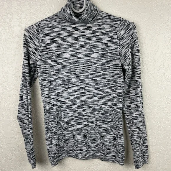 The limited turtleneck long sleeve tee top - Picture 2 of 6